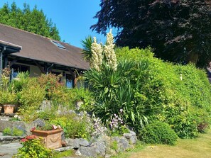 Property grounds - 1 Bed in Mumbles (oc-hh631) (Mayals)