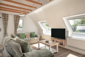 TV - 2 Bed in Shipham (oc-s31934) (Shipham)