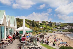 Outdoor dining - 3 Bed in Mumbles (oc-hh639) (The Mumbles)