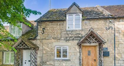 2 Bed in Winchcombe (oc-t32023)