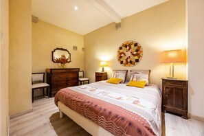 WiFi, bed sheets - Gite Andraut – Bazas: Spacious Apartment in the Heart of the Medieval Town (Bazas)