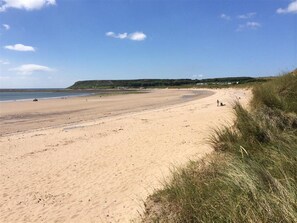 Beach - 3 Bed in Overton (oc-hh2103) (Port Eynon)