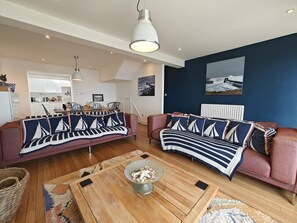 TV, fireplace - 3 Bed in Craster (oc-c25115) (Dunstan)