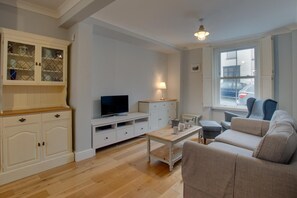 TV, fireplace - 2 Bed in Mumbles (oc-hh1201) (The Mumbles)