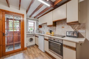 فرن، مستلزمات طهي/أطباق/أوعية