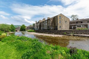 Exterior - 2 Bed in Gayle (oc-ds670) (Hawes)