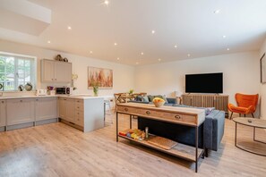 TV - 2 Bed in West Bradford (oc-c32101) (West Bradford)