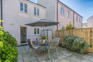 Outdoor dining - 2 Bed in Broad Haven (oc-b32072) (Broad Haven)
