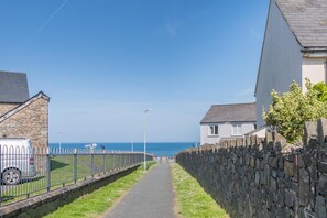Property grounds - 2 Bed in Broad Haven (oc-b32072) (Broad Haven)