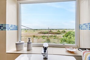 Interior - 3 Bed in Felixstowe (oc-h32096) (The Ferry)