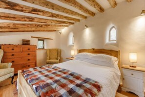 Un bressol de viatge, wifi gratuïta i roba de llit 