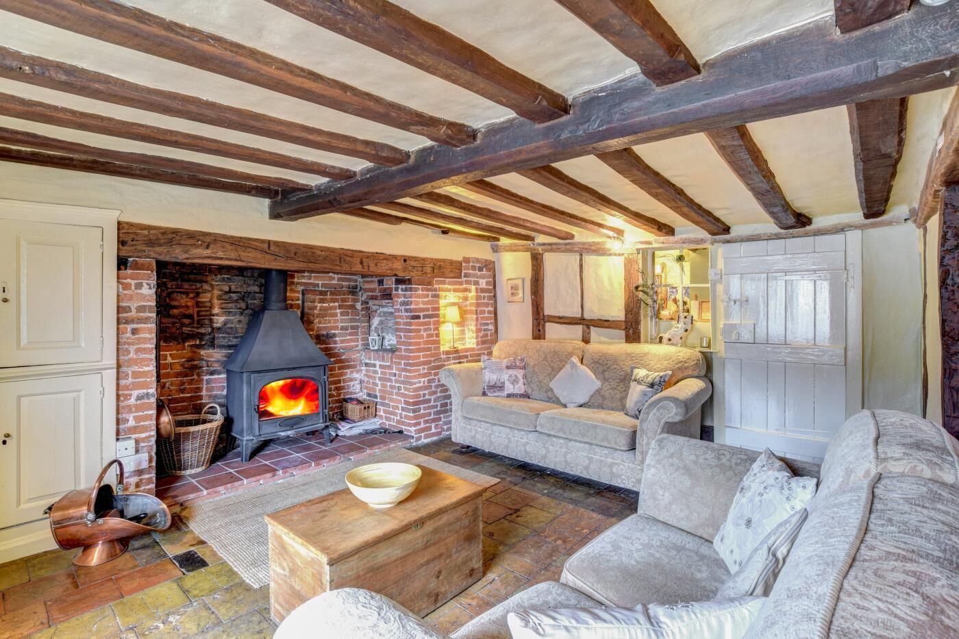 Télévision, cheminée