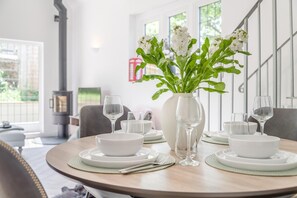 Dining - 2 Bed in Kemble (oc-t32197) (Kemble)