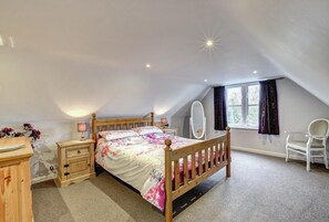 Bügeleisen/Bügelbrett, Reisekinderbett, kostenloses WLAN, Bettwäsche