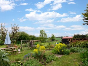 Property grounds - 2 Bed in Long Melford (oc-9ws) (Long Melford)