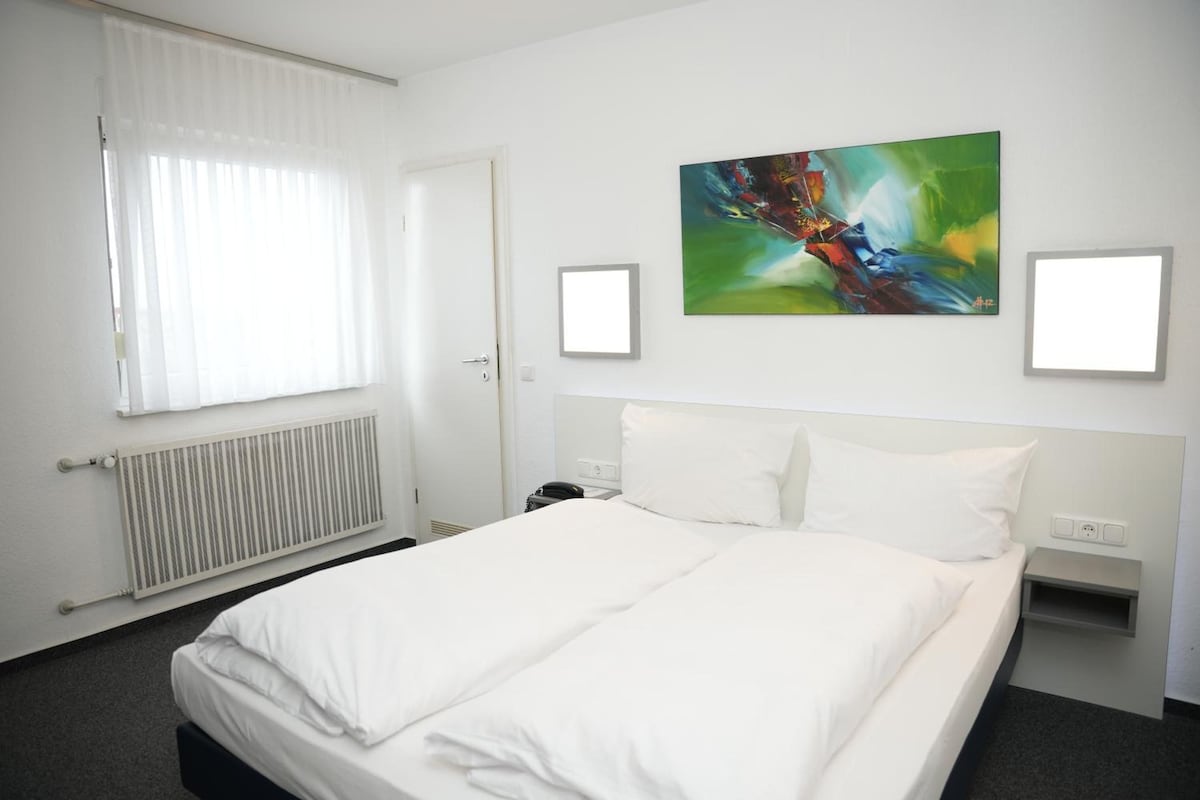 책상, 노트북 작업 공간
