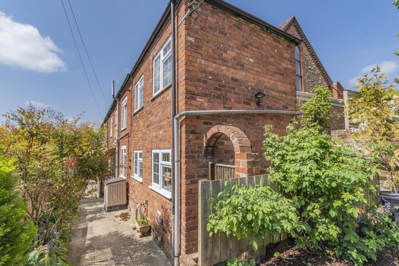 المنشأة من الخارج