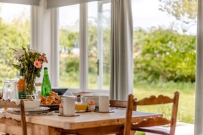 Dining - 2 Bed in Sudbourne (oc-lodfb) (Sudbourne)