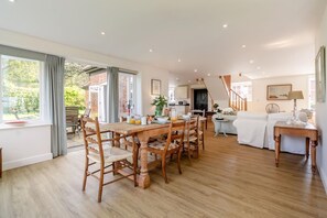 Dining - 2 Bed in Sudbourne (oc-lodfb) (Sudbourne)