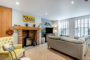 TV, fireplace - 2 Bed in Cromer (oc-o25263) (Cromer)