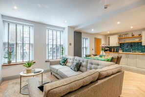 TV, fireplace - 2 Bed in Cromer (oc-o25263) (Cromer)
