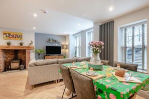 Dining - 2 Bed in Cromer (oc-o25263) (Cromer)