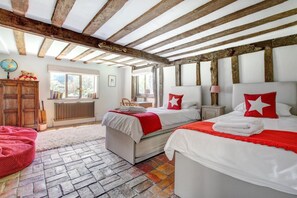4 Schlafzimmer, Bügeleisen/Bügelbrett, kostenloses WLAN, Bettwäsche