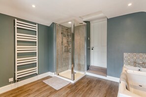 Towels - 4 Bed in Masham (oc-w32087) (Masham)