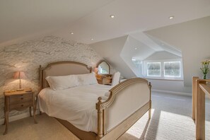 Iron/ironing board, travel cot, free WiFi, bed sheets - 3 Bed in Padstow (oc-p00807) (Padstow)