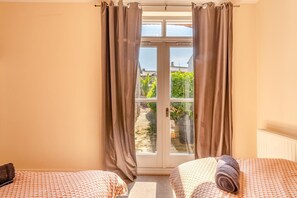 Bed sheets - 2 Bed in Whitstable (oc-p32035) (Whitstable)