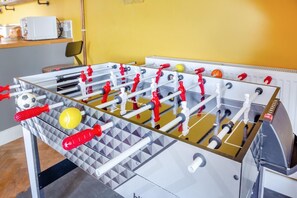 Game room - 3 Bed in Llysfaen (oc-t32226) (Llysfaen)