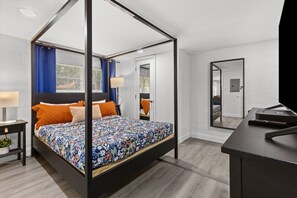 Desk, iron/ironing board, WiFi, bed sheets