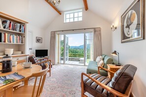 TV - 2 Bed in Bassenthwaite (oc-l32105) (Bassenthwaite)