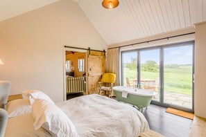 Iron/ironing board, free WiFi, bed sheets - 1 Bed in Wickhambrook (oc-tosh) (Wickhambrook)