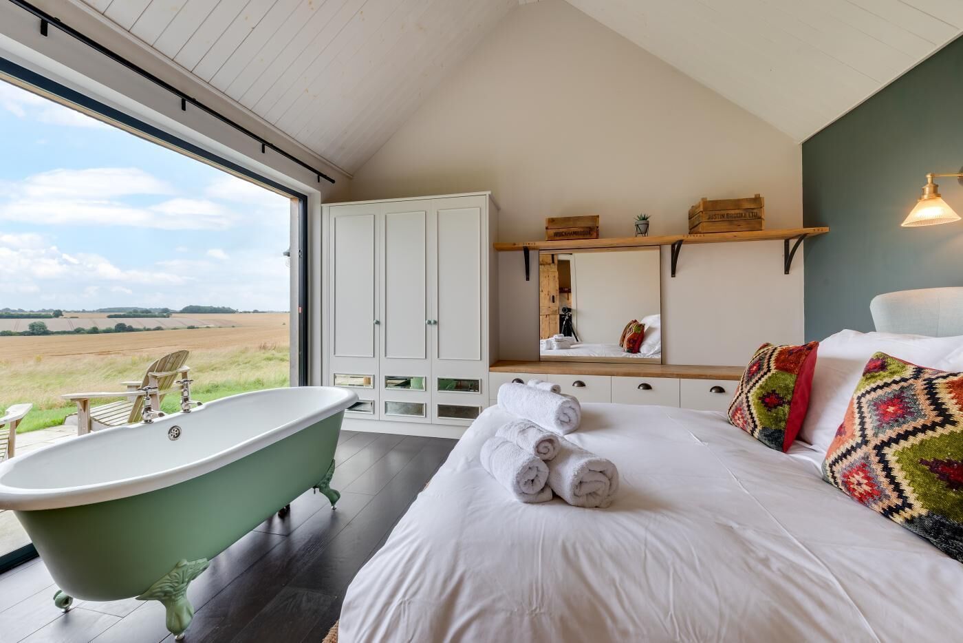 Bügeleisen/Bügelbrett, kostenloses WLAN, Bettwäsche