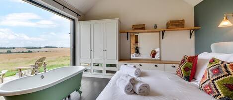 Fer et planche à repasser, Wi-Fi gratuit, draps fournis