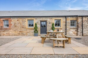 Outdoor dining - 2 Bed in Gilsland (oc-t32230) (Waterhead)