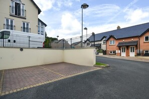 Property grounds - 1 Bed in Saundersfoot (oc-pw9172) (Saundersfoot)