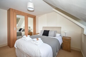 1 bedroom, iron/ironing board, free WiFi, bed sheets - 1 Bed in Saundersfoot (oc-pw9172) (Saundersfoot)