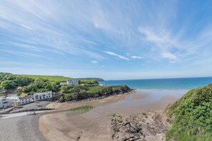 Beach - 4 Bed in Little Haven (oc-c32095) (Little Haven)