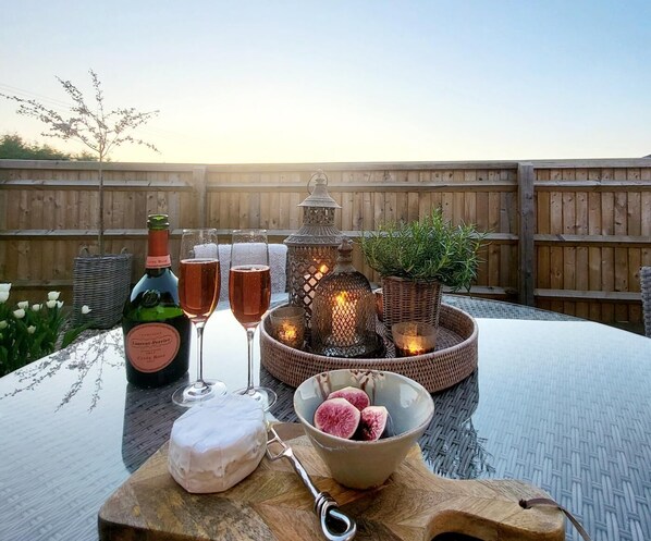 تناول الطعام بالخارج