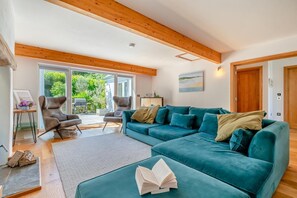 TV, fireplace - 3 Bed in St. Teath (oc-o32209) (Saint Teath)