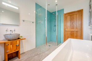 Towels - 3 Bed in St. Teath (oc-o32209) (Saint Teath)