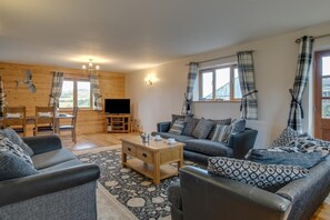 TV - 9 Bed in Brecon (oc-cvelo) (Crai)