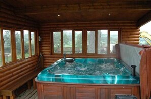 Interior - 9 Bed in Brecon (oc-cvelo) (Crai)