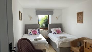 Bügeleisen/Bügelbrett, kostenloses WLAN, Bettwäsche