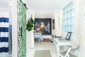 Decoración personalizada, muebles diferentes y wifi gratis 