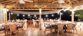 Trade Winds Restaurant & Guesthouse