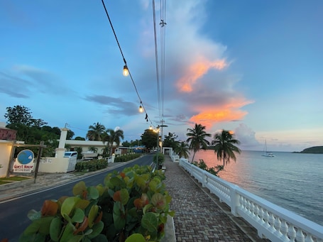 Exterior. Trade Winds Restaurant & Guesthouse
