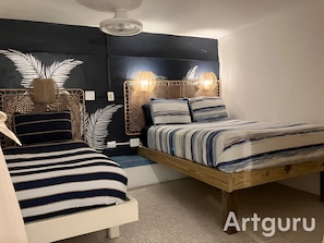 豪華三人房 | 獨特設計、獨特裝修、免費 Wi-Fi、床單